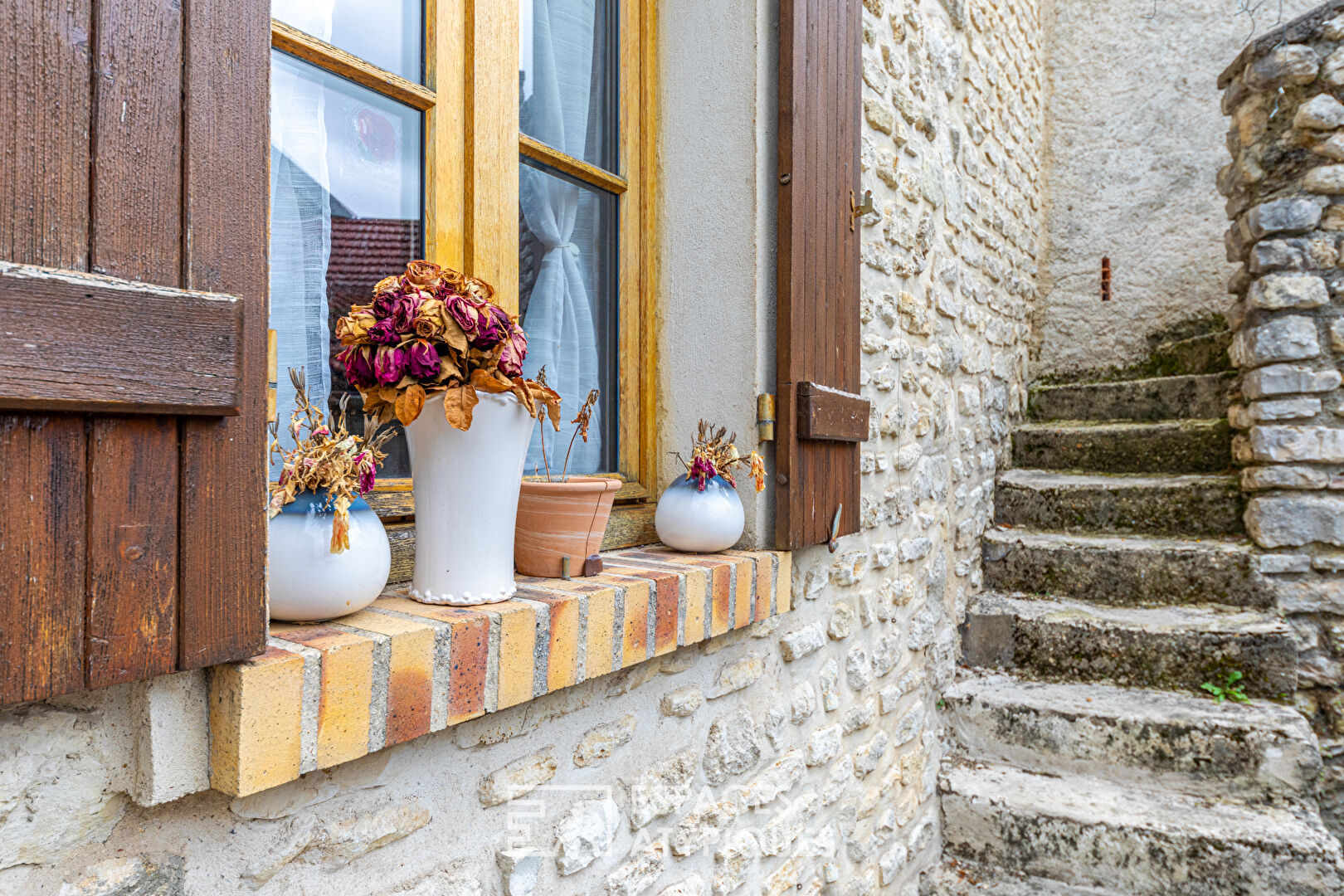 Maison de charme et son jardin suspendu à 2 pas des commerces