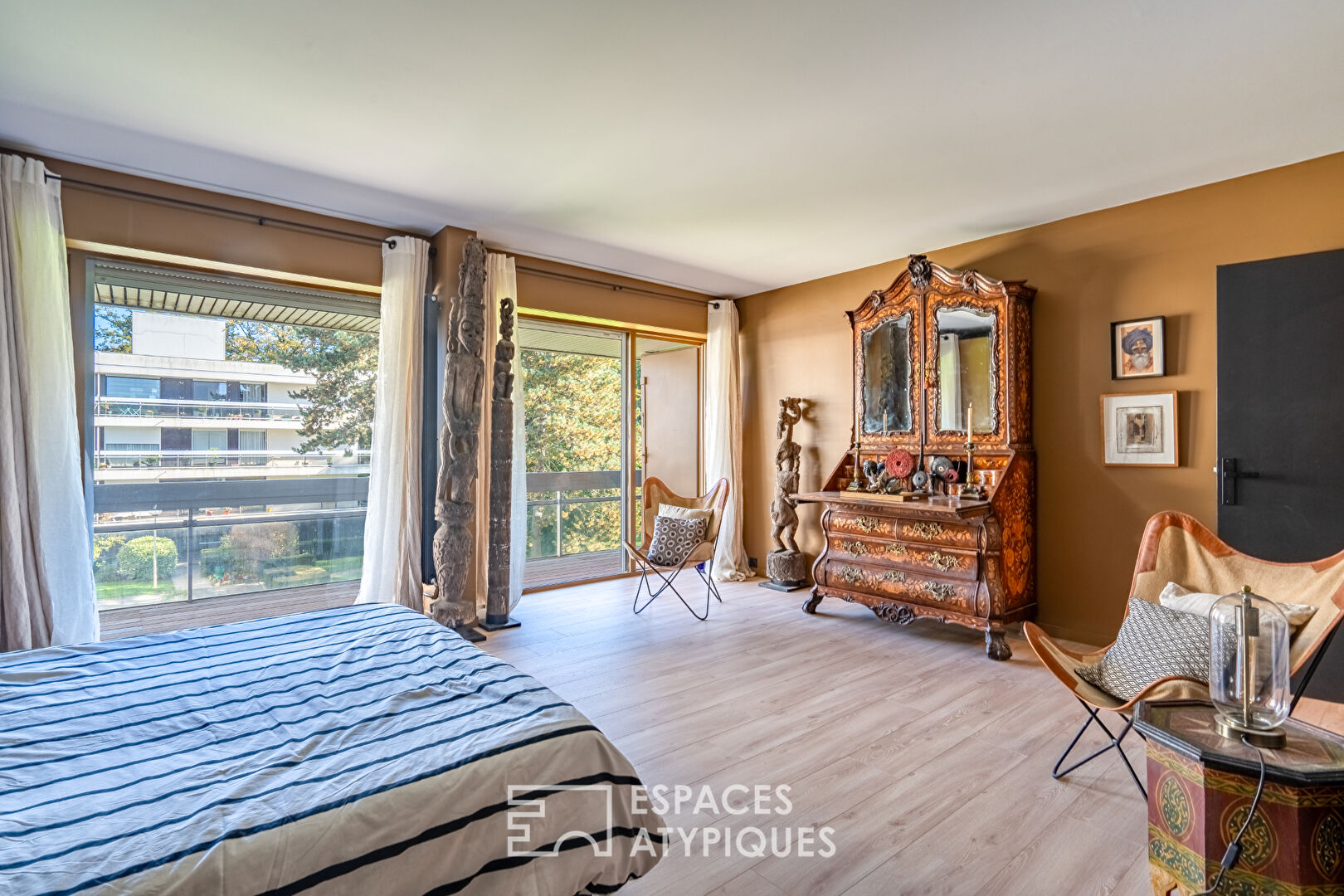 Very beautiful apartment with exceptional panoramic view of Versailles