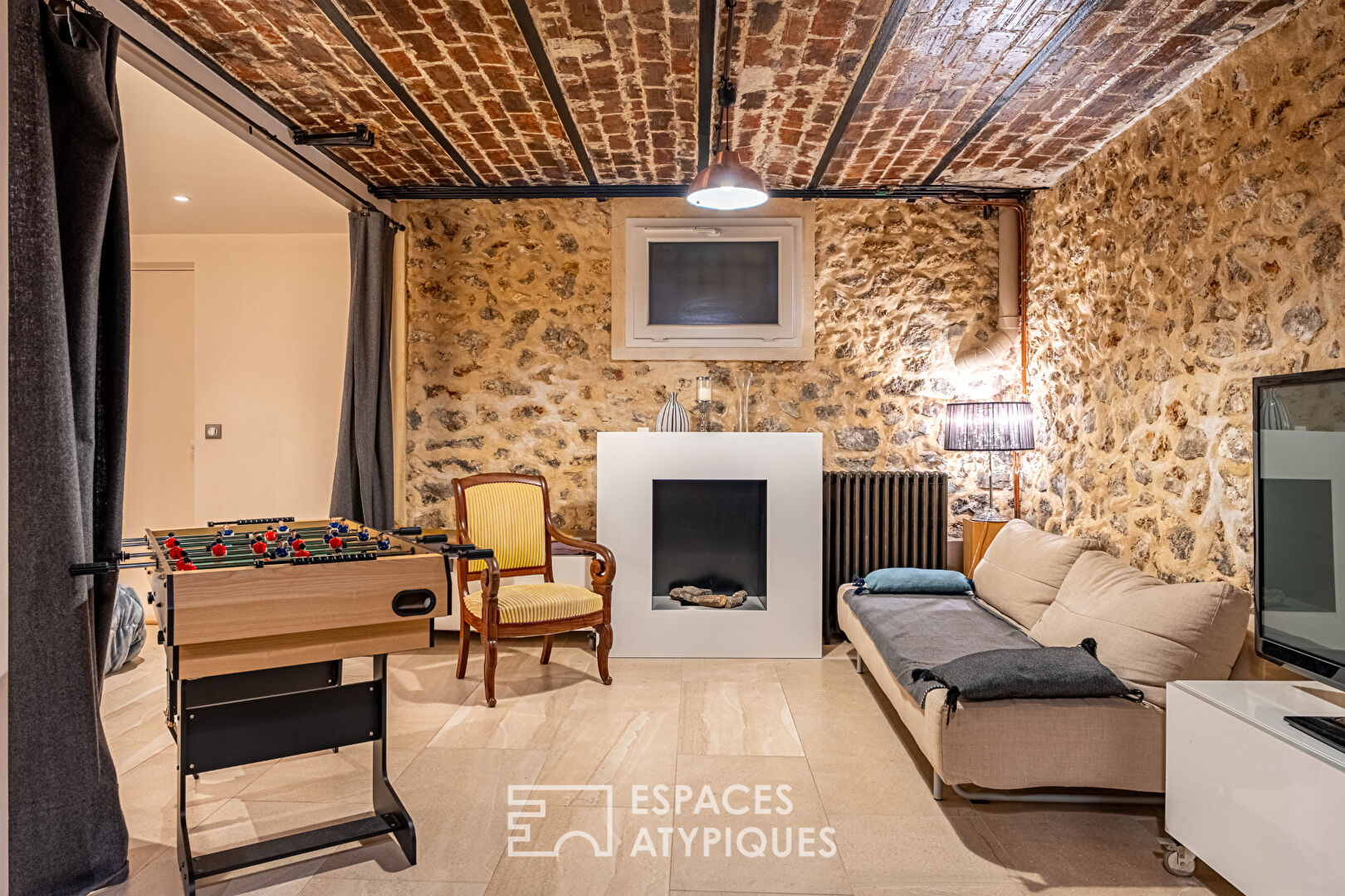 Authentic millstone renovated in 2016, 2 steps from the RER C Versailles-Porchefontaine station