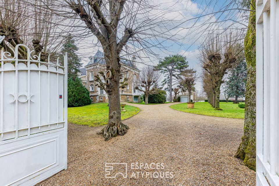 Propriété de charme avec piscine et tennis sur l'île de Villennes sur Seine