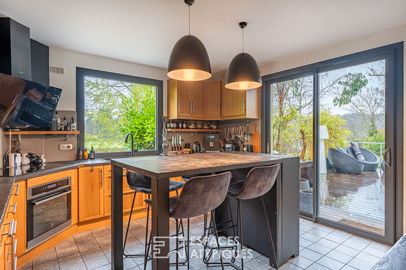 Élégante maison avec piscine et vue panoramique à Dampierre-en-Yvelines