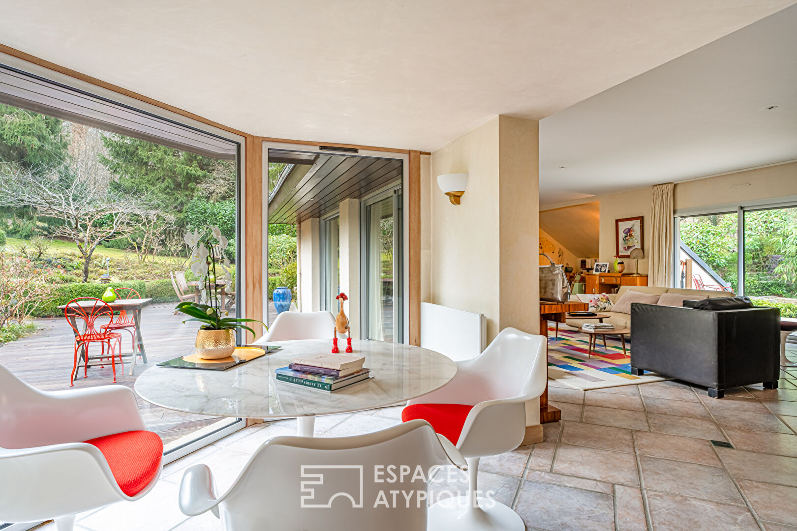 Sublime Maison d’architecte de plain-pied dans un parc luxuriant au coeur de la vallée de Chevreuse,