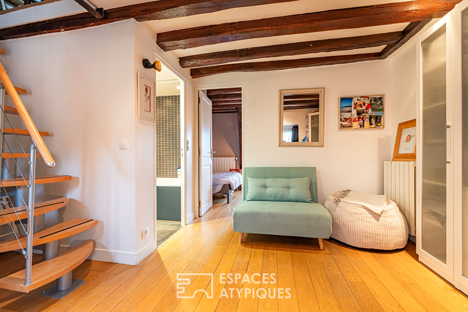 Small renovated house of 70 sqm with its 2 courtyards