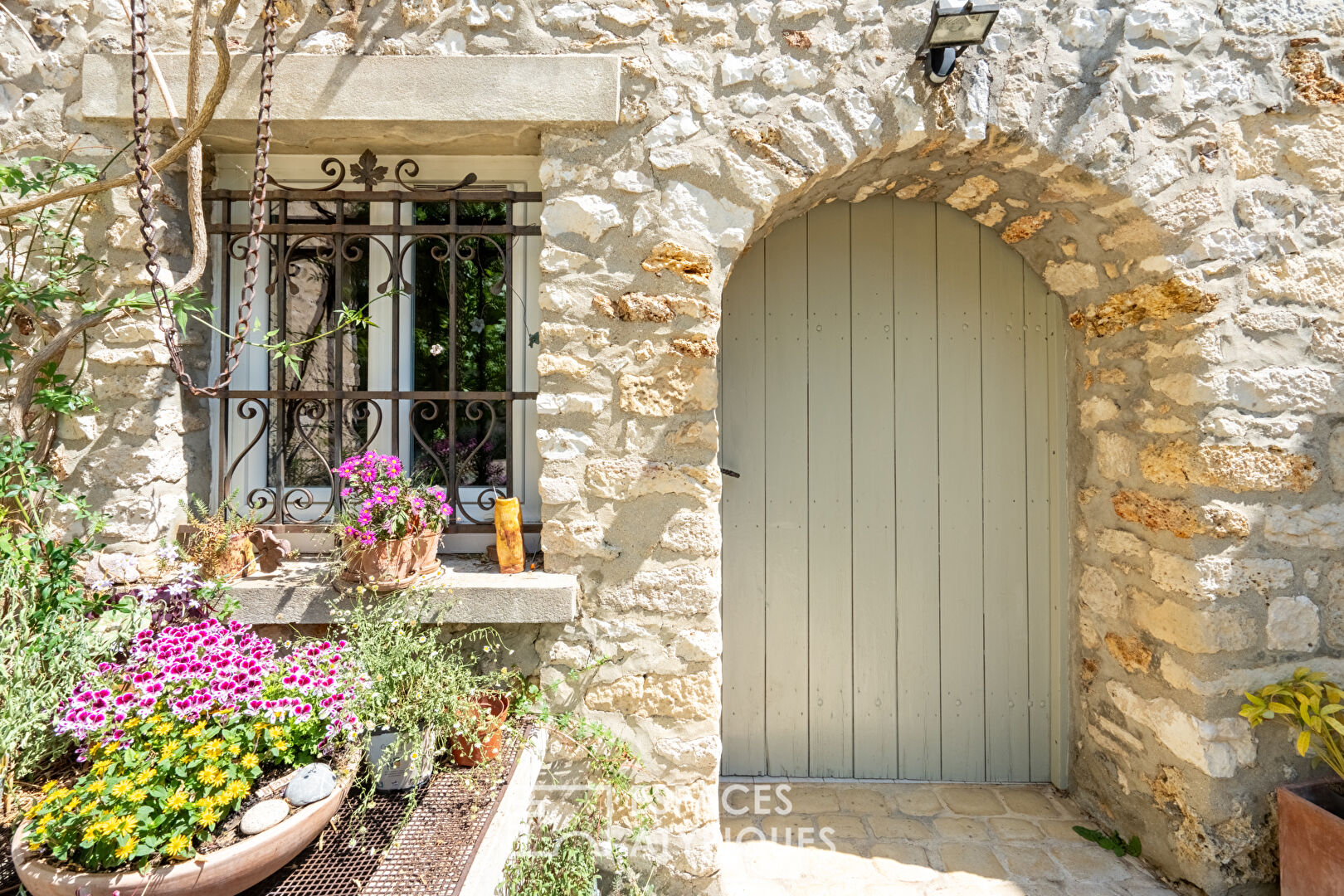 Old farmhouse revisited in the heart of the village of Villiers St Frédéric