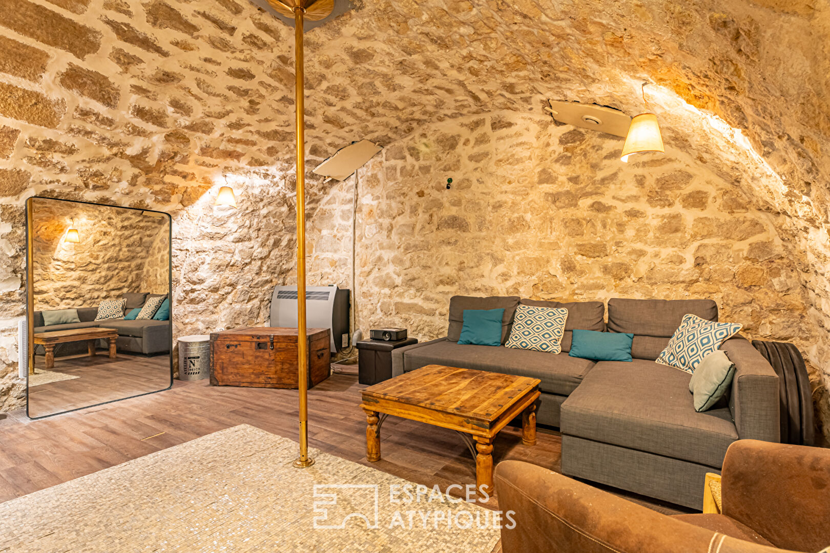 Duplex apartment in souplex with beautiful converted vaulted cellar