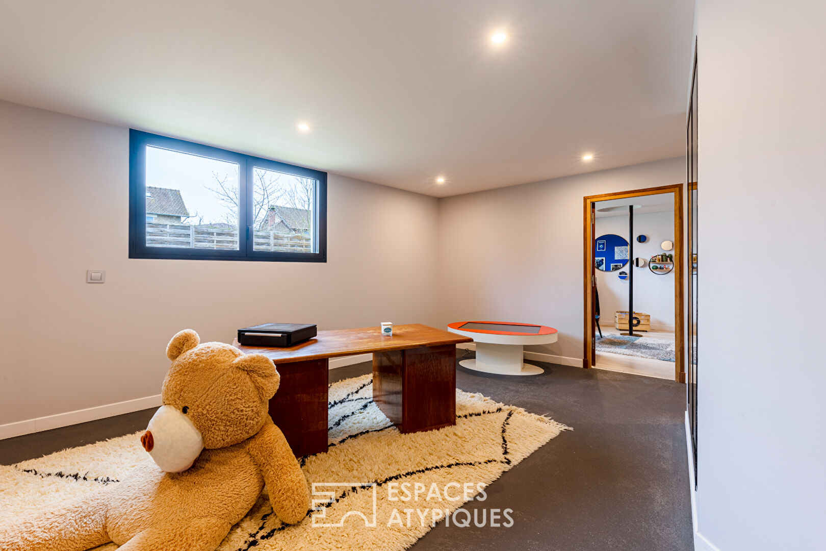 Exceptional loft of more than 500 sqm in sought-after area of Mantes la Jolie