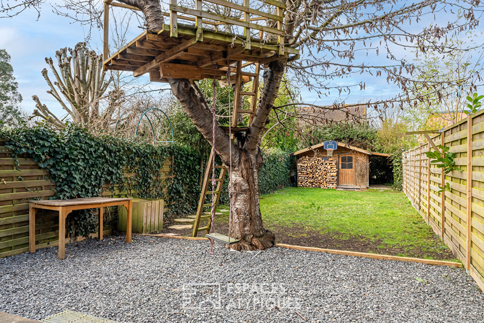 Maison avec terrasses, jardin et son appartement indépendant sur une île