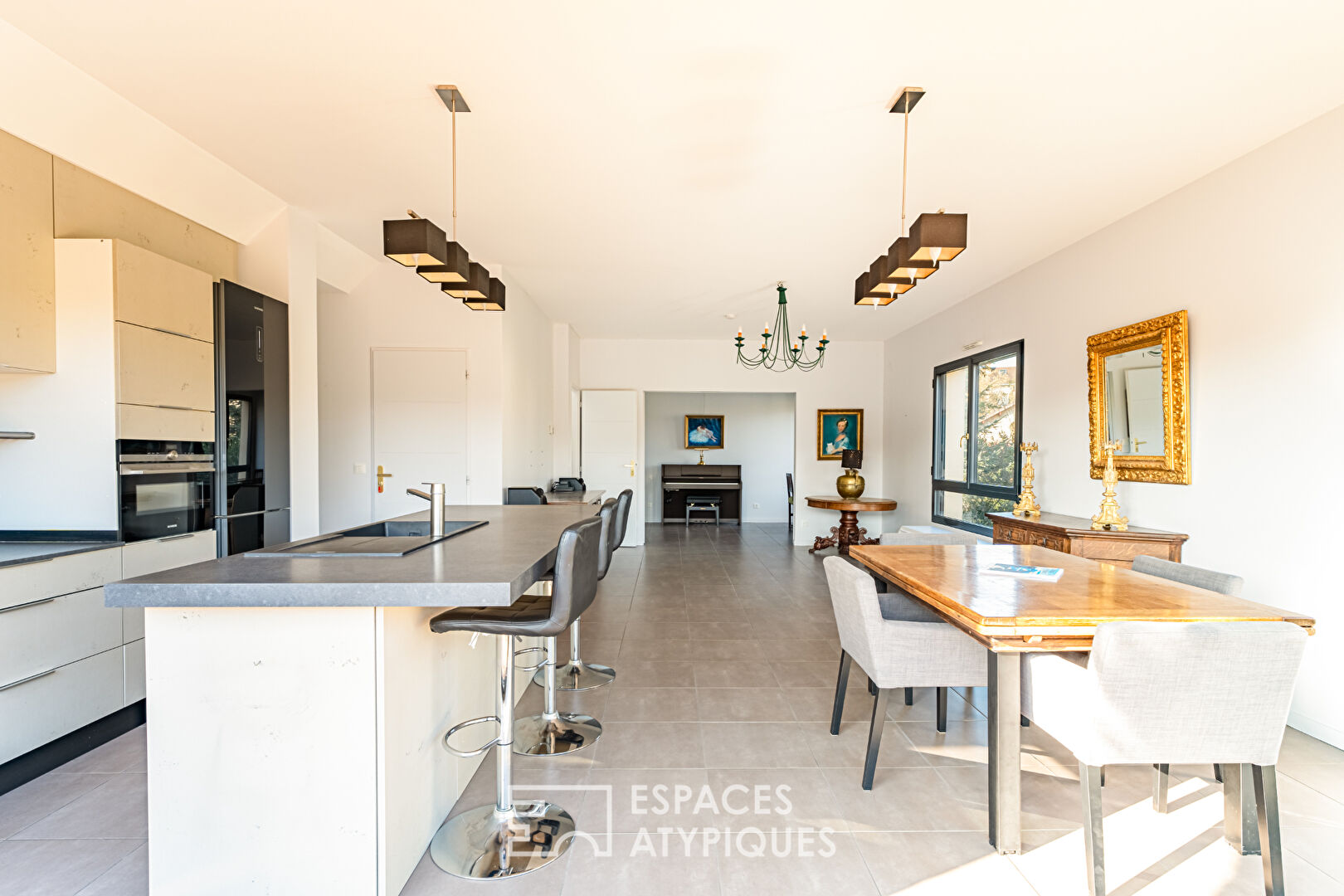 Maison d’architecte à la superbe vue dégagée sur la forêt de la Minière