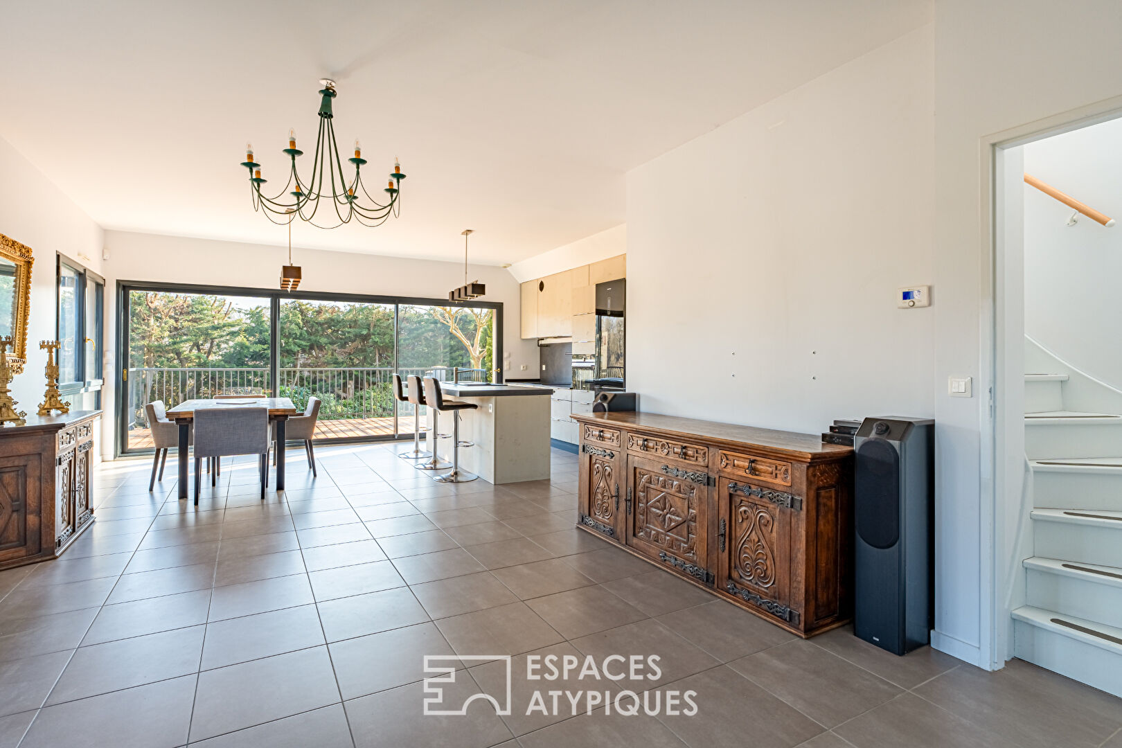 Maison d’architecte à la superbe vue dégagée sur la forêt de la Minière