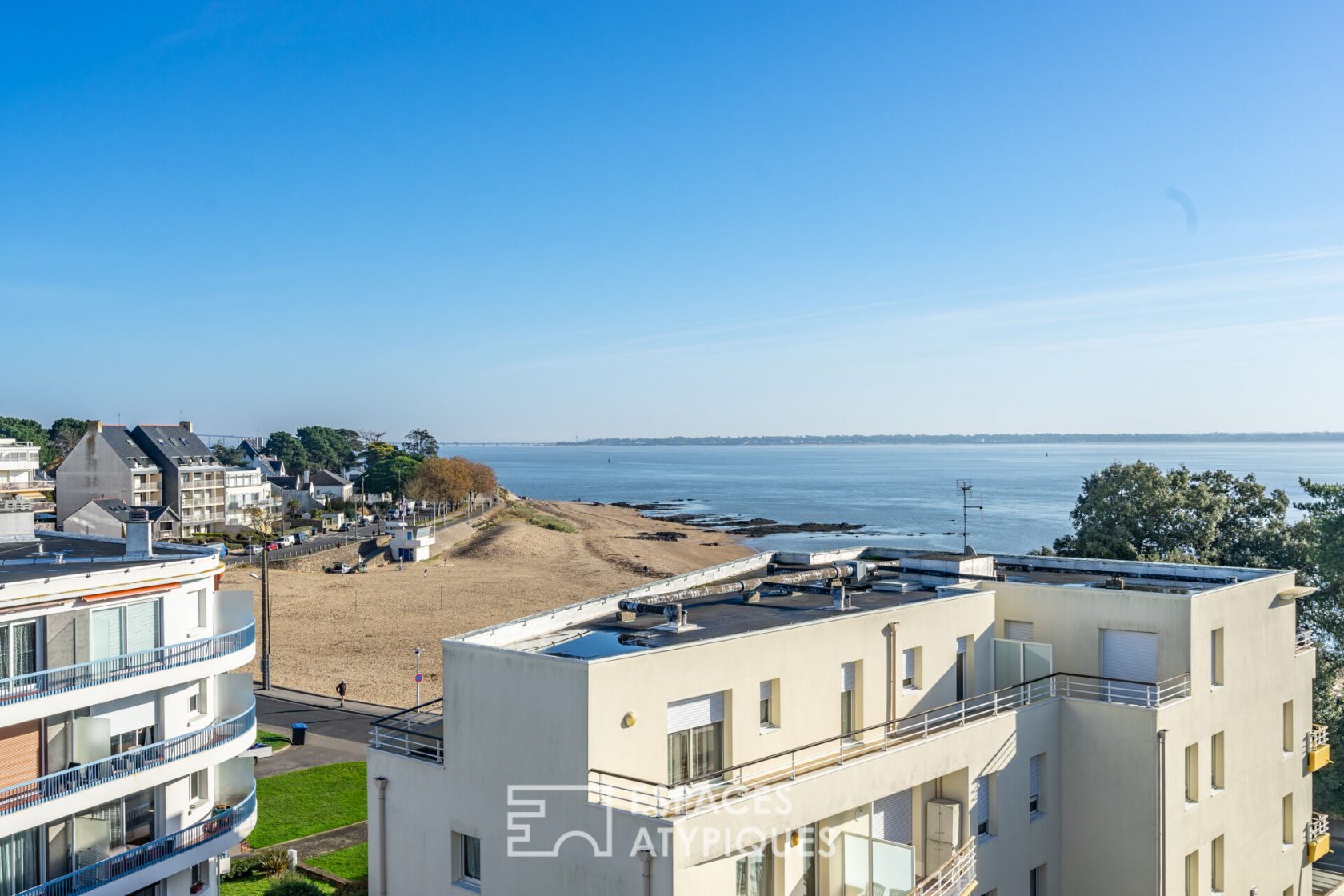 Bel appartement en dernier étage avec vue mer