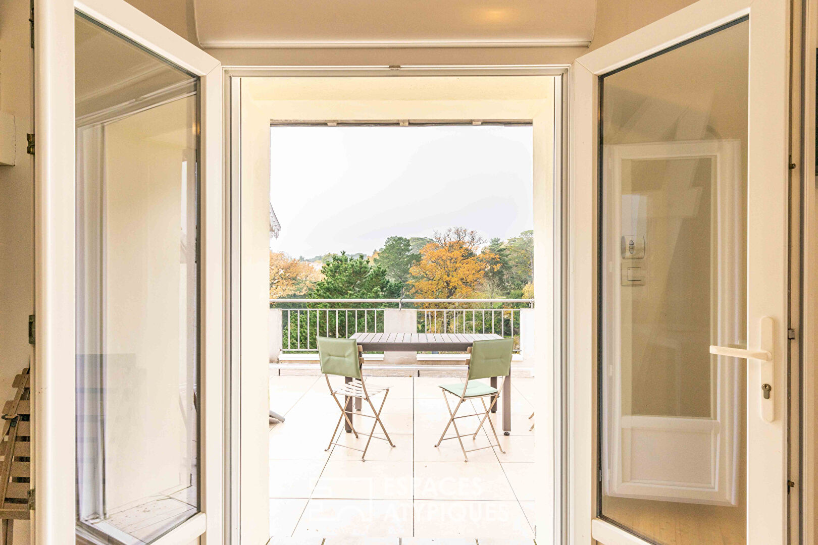 Appartement au dernier étage avec terrasse et vue