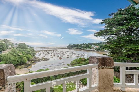 Pornic-style villa with its caretaker’s house and a tree-filled garden perched above the ocean