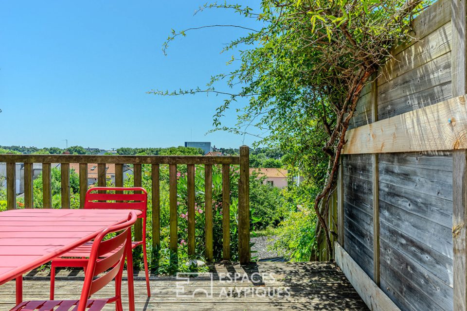 Maison d'artiste avec vue sur la Loire, terrasse et jardin bucolique