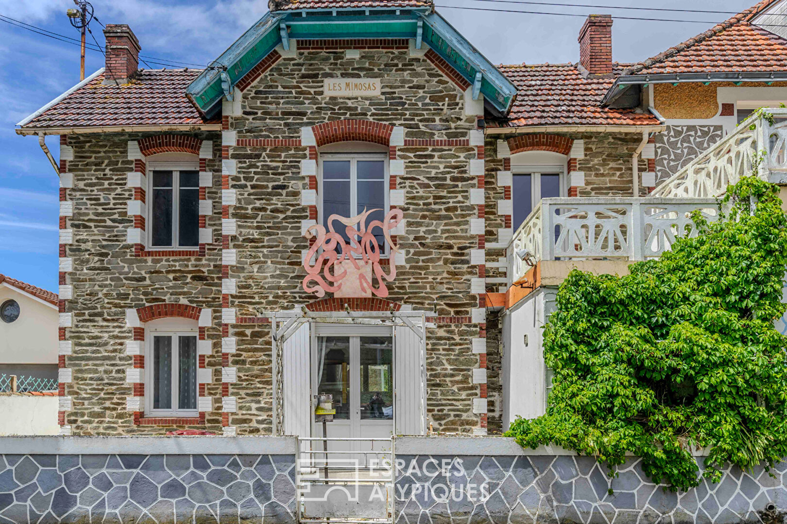 Villa balnéaire de 1920 composée de deux appartements