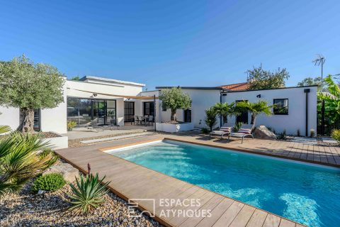 Villa contemporaine haut de gamme autour de son jardin tropical avec piscine