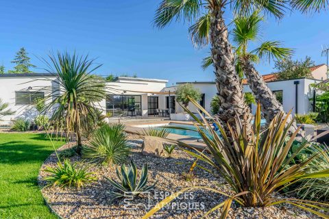 Villa contemporaine haut de gamme autour de son jardin tropical avec piscine