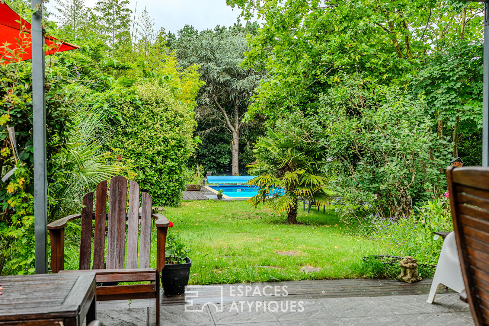 The beautiful blue: Architect’s house Bouguenais Les Couëts