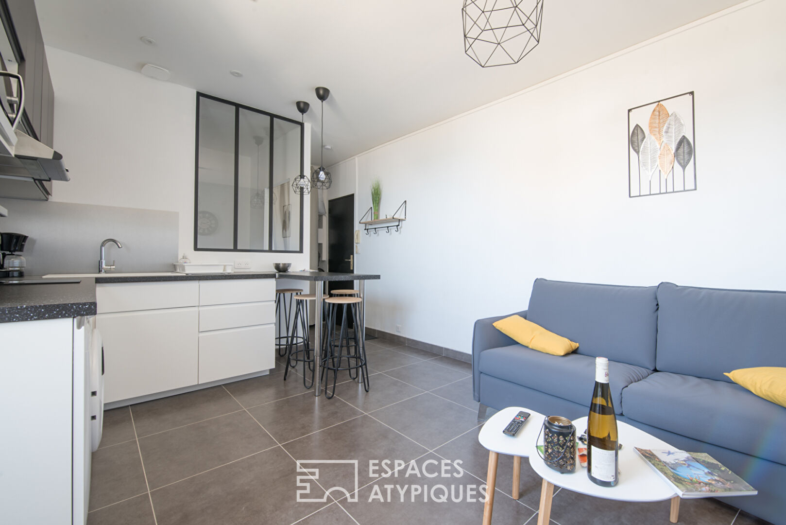 Modern apartment with its feet in the sand in the heart of Bernerie