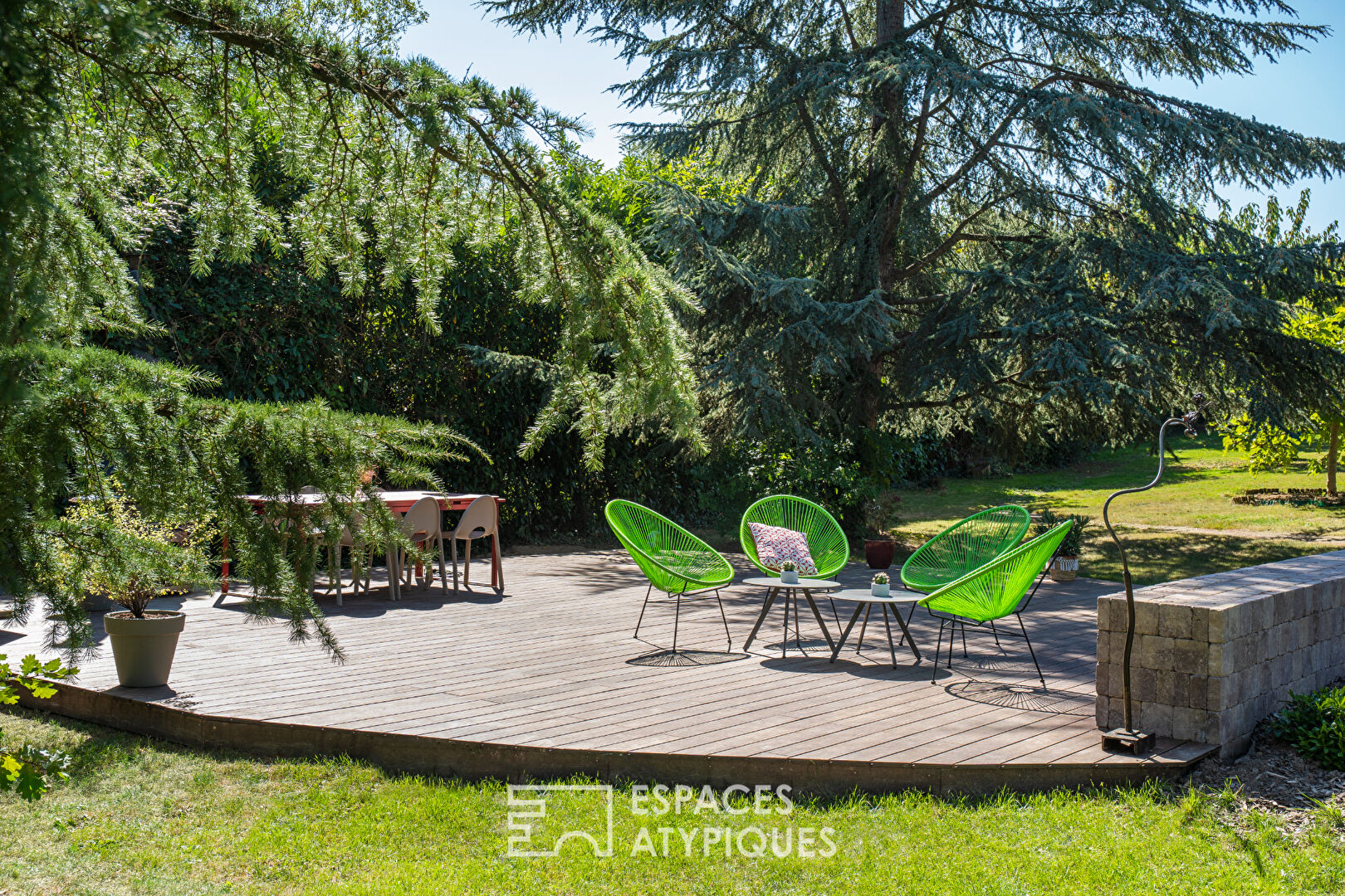 Grande maison familiale avec piscine et sa dépendance