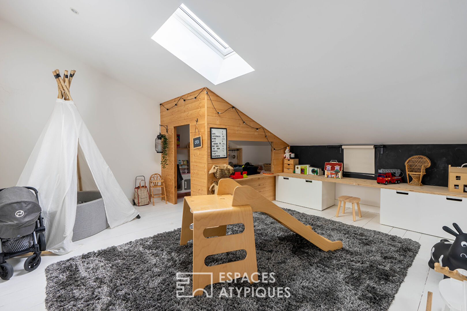 Designer and ecological loft in a former carpentry workshop