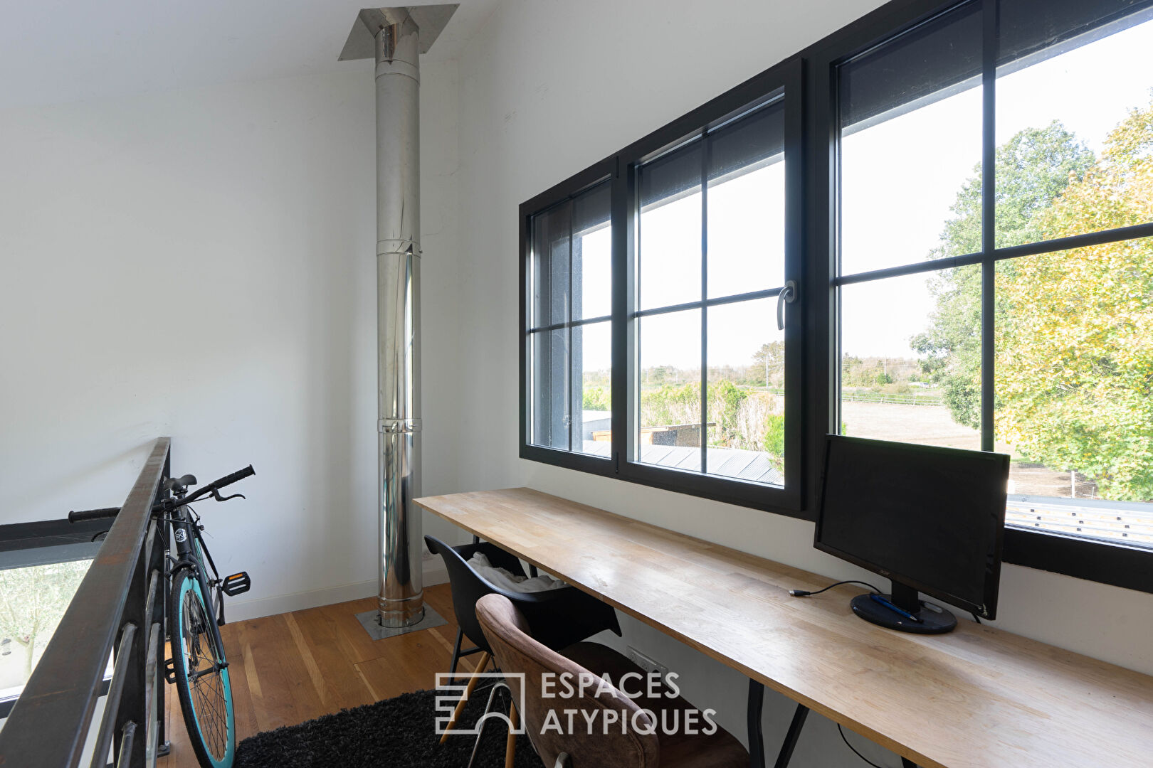 Designer and ecological loft in a former carpentry workshop