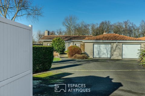 Elégance et confort à Basse-Goulaine : Maison de plain-pied avec piscine et annexe indépendante