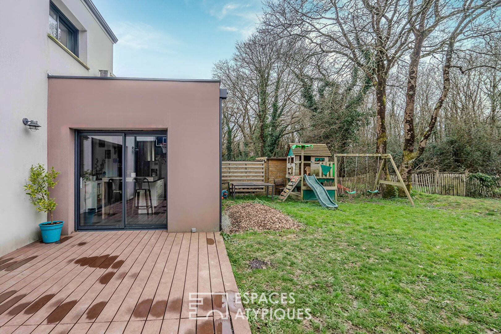 Ecologique et chalereuse: Maison récente avec jardin