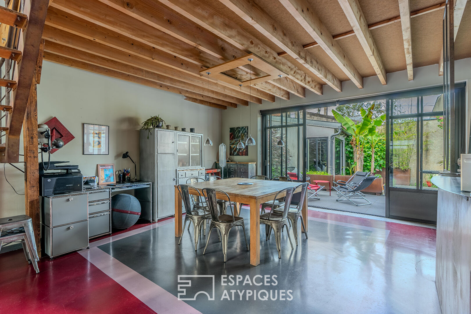 Loft rénové avec espaces extérieurs à Nantes