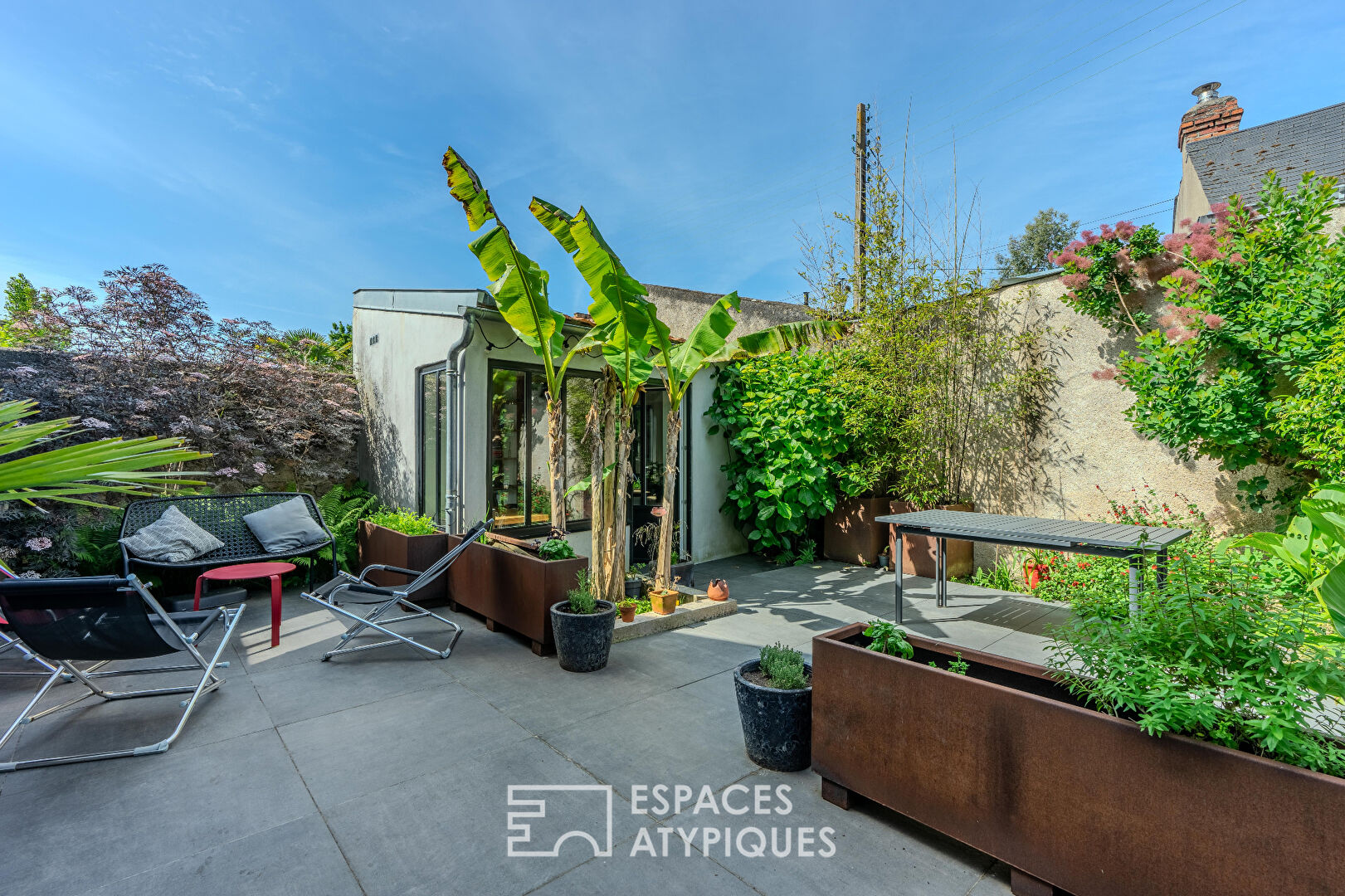 Loft rénové avec espaces extérieurs à Nantes