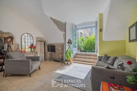 Ground floor apartment in a 16th century castle