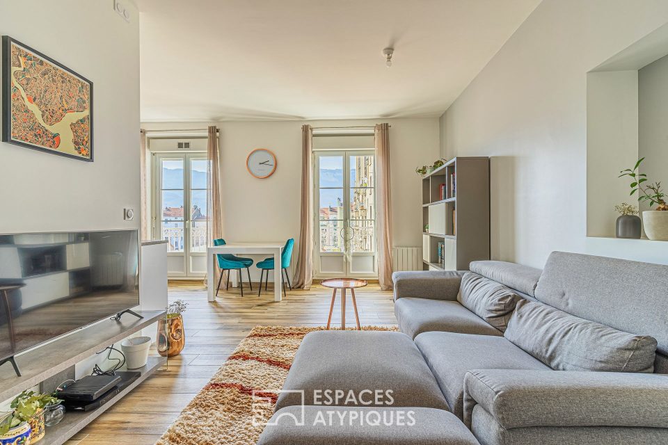 38000 Grenoble - Appartement rénové en dernier étage avec vue - Réf. 572EAG