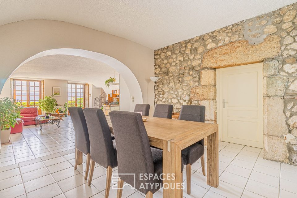 38640 CLAIX - Appartement  au château avec jardin à la Française - Réf. 575EAG