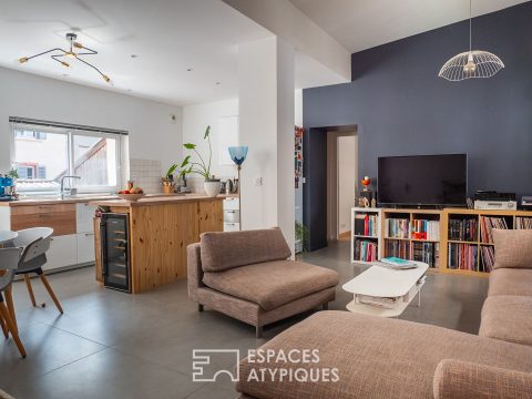 Appartement atypique avec terrasse sur cour