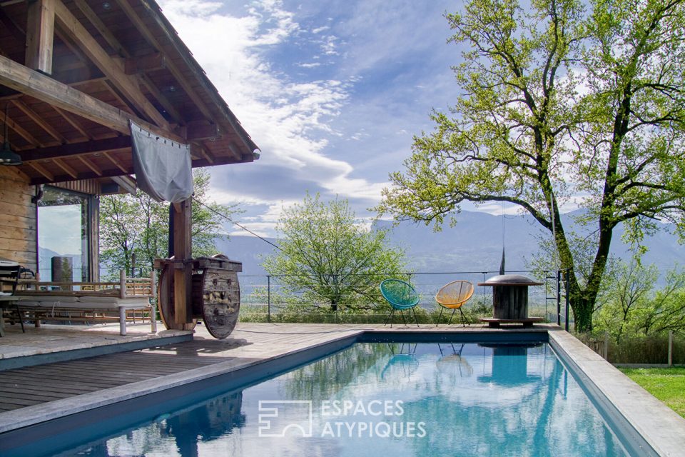 Maison bois à la vue panoramique, avec piscine