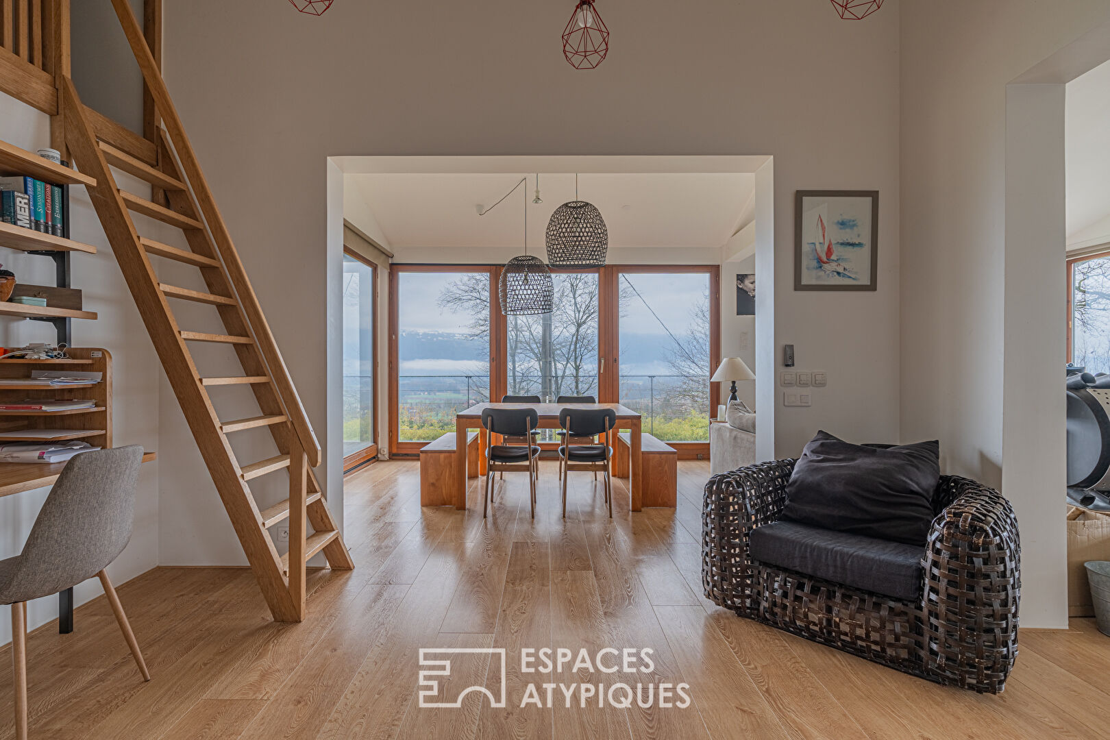 Wooden house with panoramic view, with swimming pool