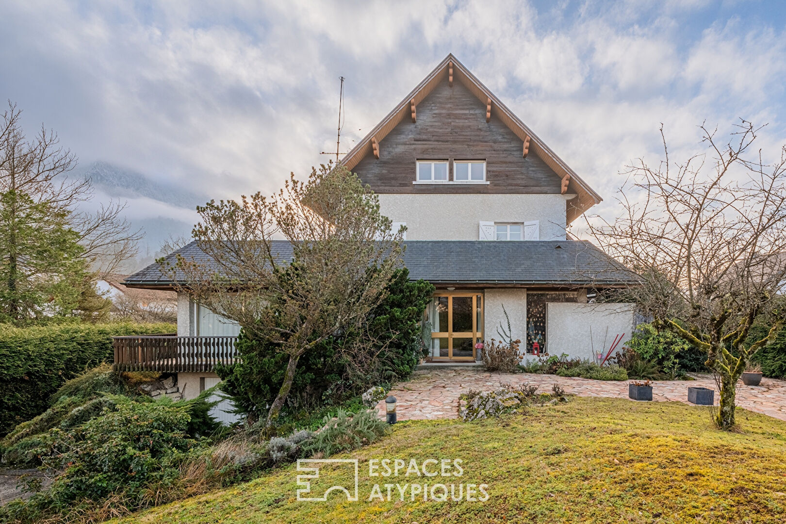 Maison du pays de Chartreuse repensée par un architecte