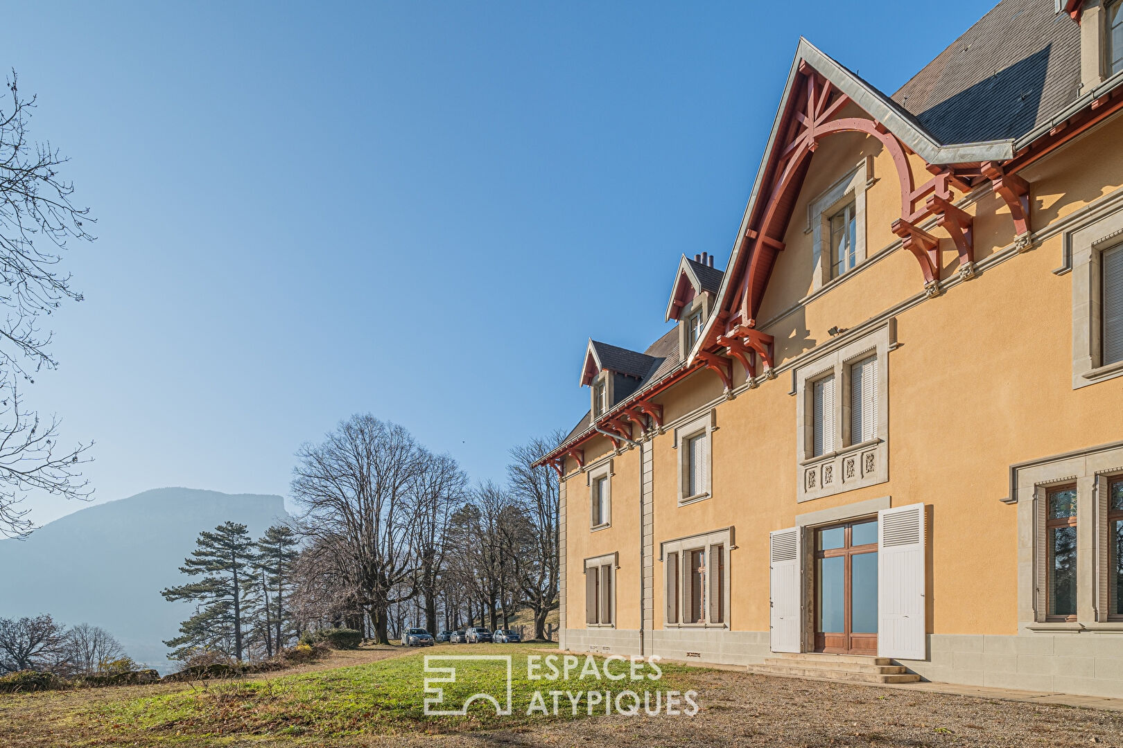 Propriété d’exception adossée à la Chartreuse et sa vue imprenable