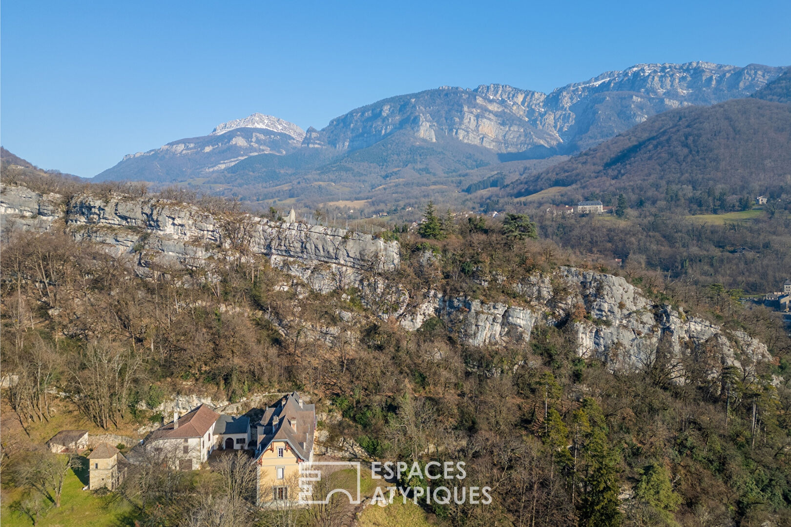 Exceptional property backing onto the Chartreuse and its breathtaking view