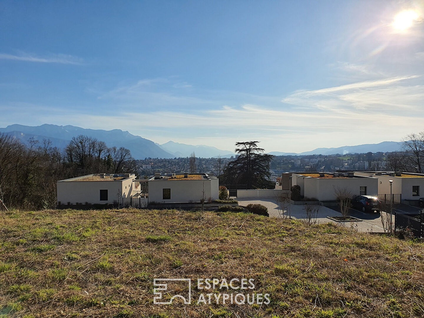 Maison contemporaine et son panorama sur la ville