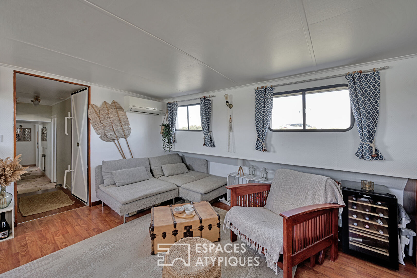 Completely renovated Dutch barge
