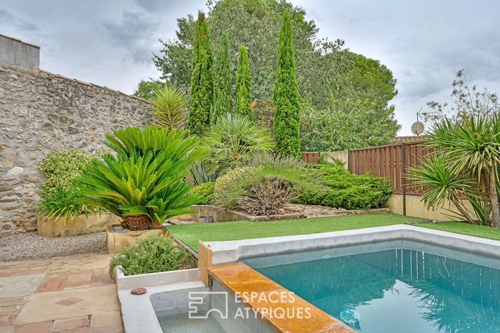 Maison de charme avec piscine à débordement