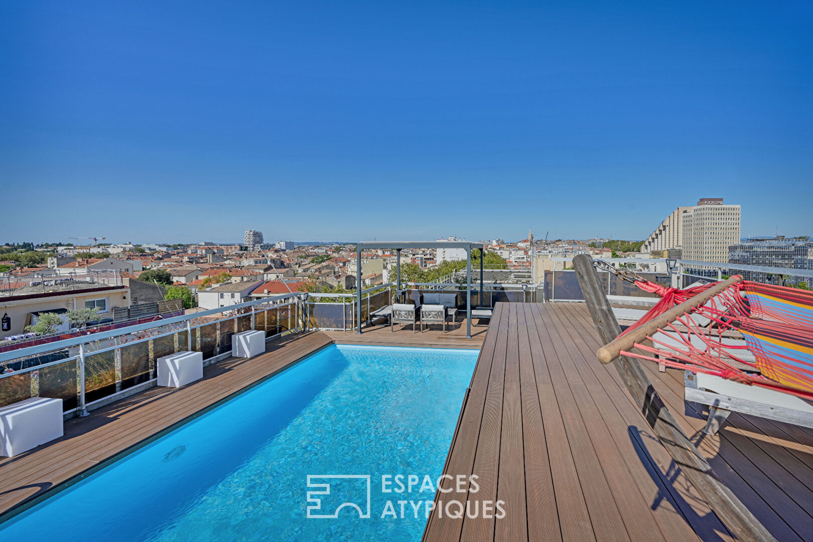 Incredible rooftop with swimming pool in the heart of Montpellier