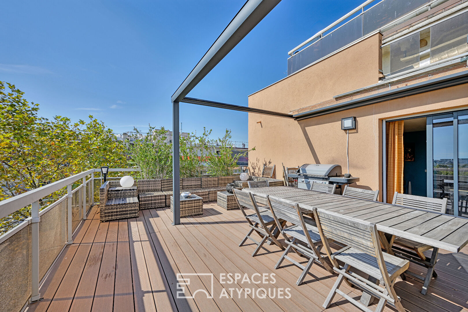 Incredible rooftop with swimming pool in the heart of Montpellier