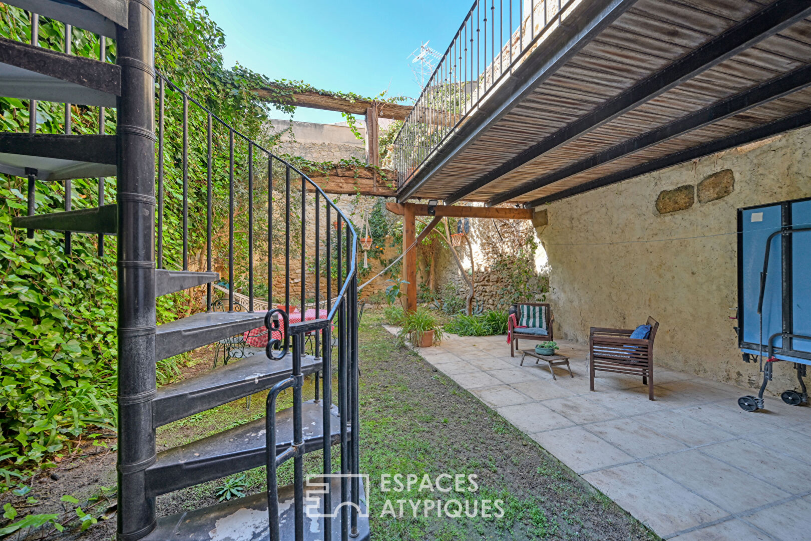 Maison Vigneronne avec jardin et terrasse suspendue