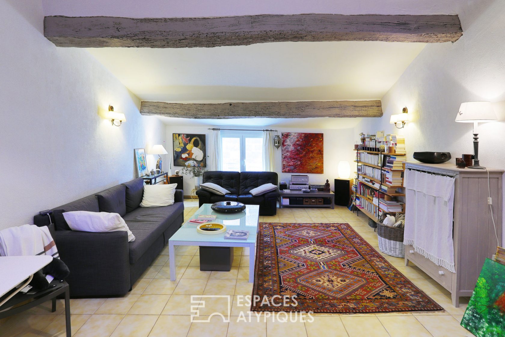 Duplex with terrace in the historic center of Apt