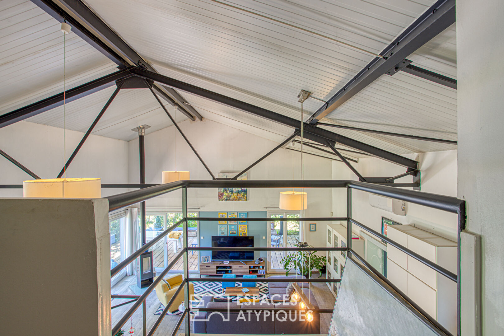 Architect-designed house with a loft spirit