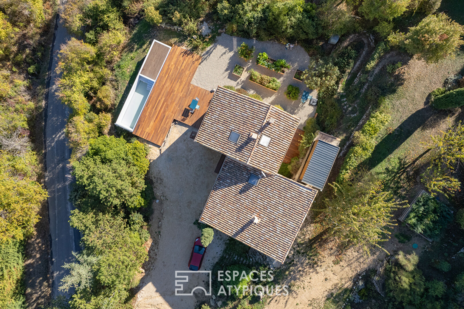 Écrin contemporain au coeur du Luberon avec vue panoramique