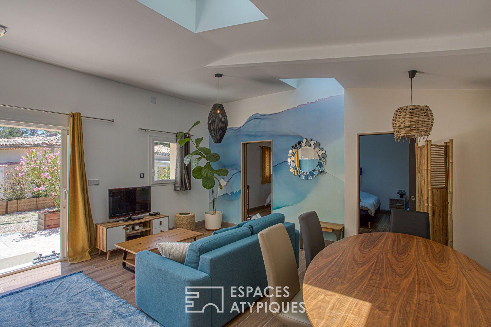 Renovated house with swimming pool and gites on the Pernoise hill