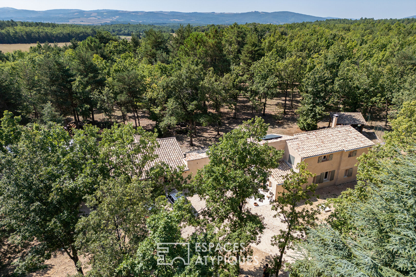 Cottage en Provence  entièrement rénové au milieu des lavandes