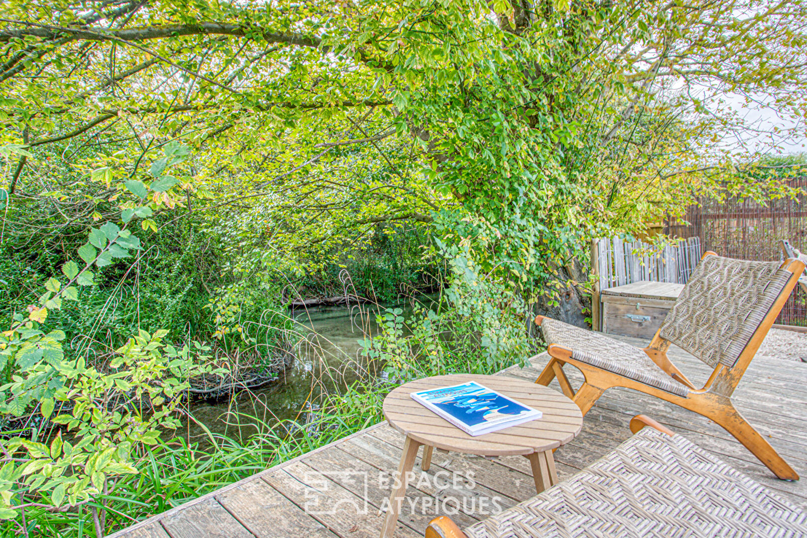 Élégante maison d’architecte en bord de Sorgue